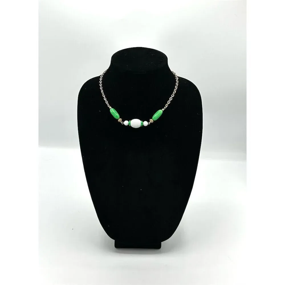 Vintage Avon 1975 "Come Summer" Necklace & Clip On Earrings Set Green - Picture 2 of 6